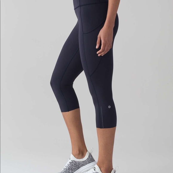 Lululemon Fast And Free Crop Navy - Picture 1 of 4
